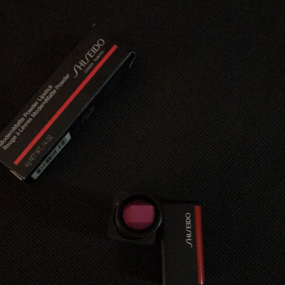 Sheseido lipstick